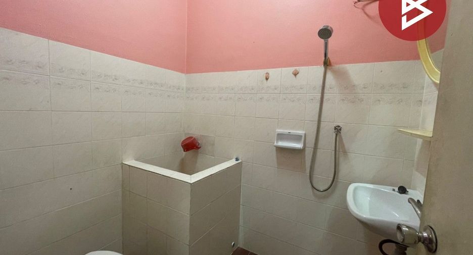 For sale 2 ベッドルーム townhouse in Mueang Nakhon Pathom, Nakhon Pathom