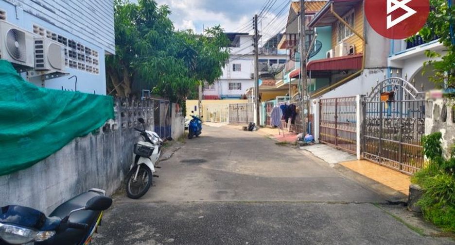 Casa adosada en venta de 2 habitaciones en Mueang Chachoengsao, Chachoengsao