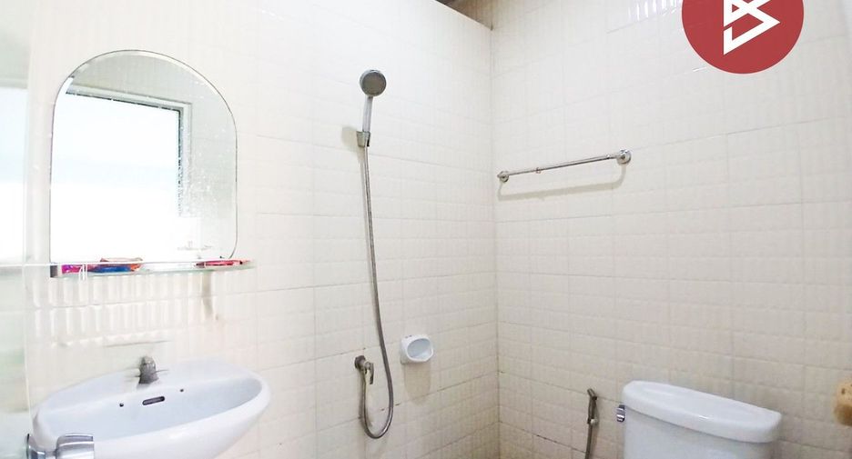 For sale 4 bedrooms house in Mueang Samut Prakan, Samut Prakan