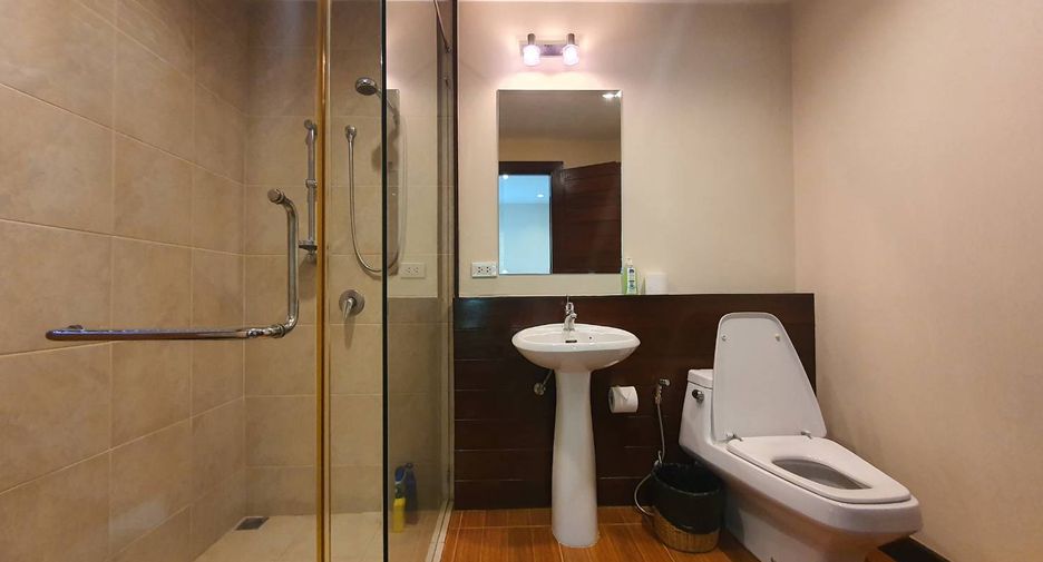 For rent 4 bedrooms house in East Pattaya, Pattaya