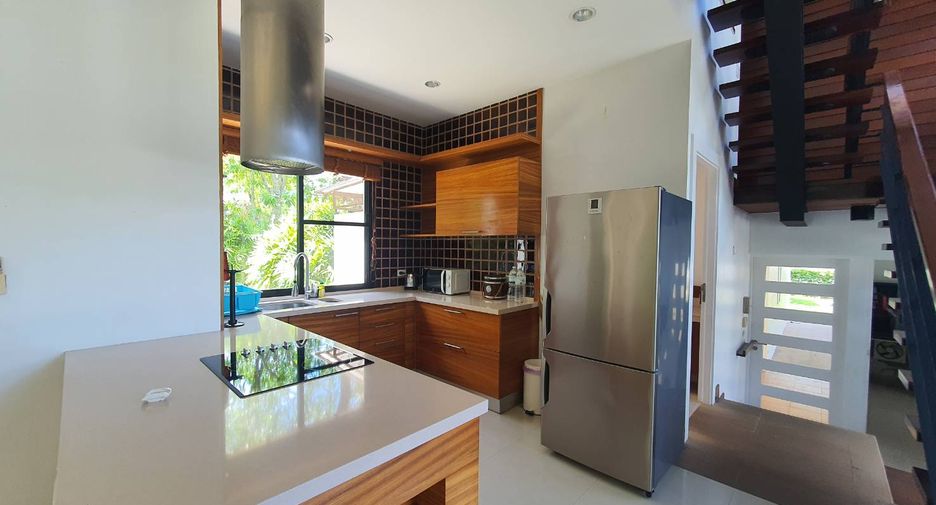 For rent 4 bedrooms house in East Pattaya, Pattaya