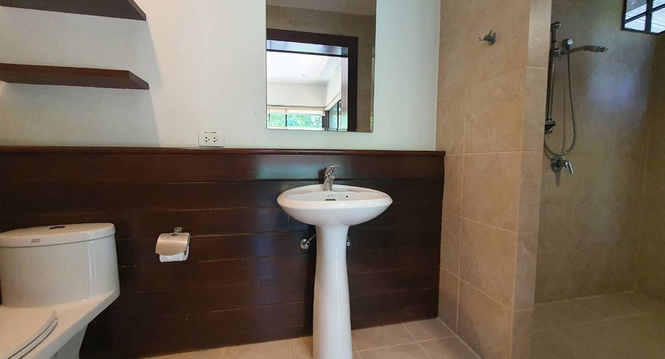 For rent 4 bedrooms house in East Pattaya, Pattaya
