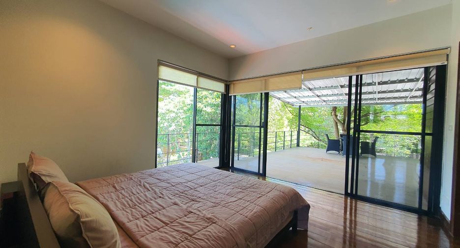 For rent 4 bedrooms house in East Pattaya, Pattaya