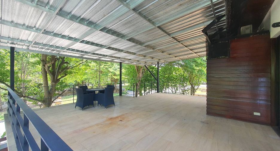 For rent 4 bedrooms house in East Pattaya, Pattaya