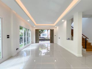 For sale 3 bedrooms house in Taling Chan, Bangkok