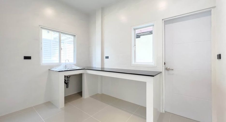 For sale 3 bedrooms house in Taling Chan, Bangkok