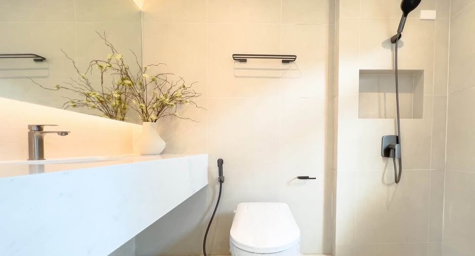 For sale 3 bedrooms house in Taling Chan, Bangkok