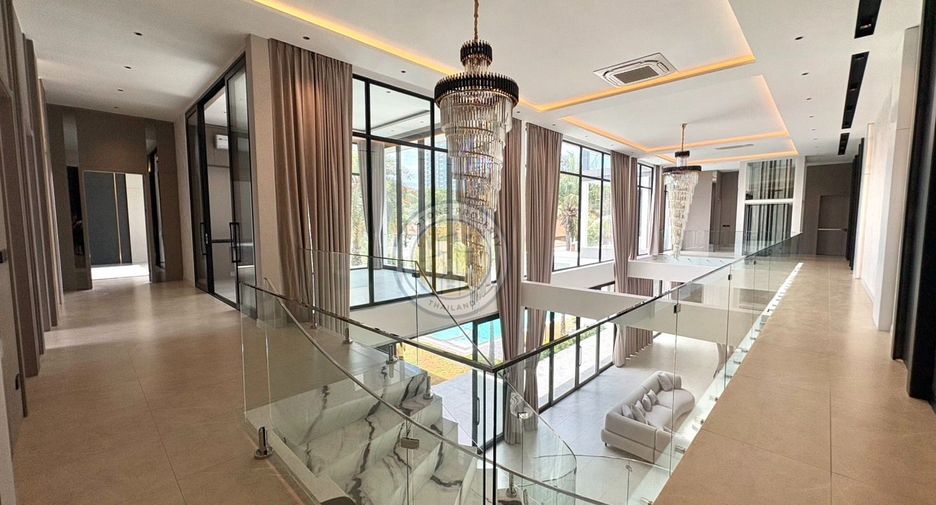 For sale 6 bedrooms villa in Pratumnak, Pattaya