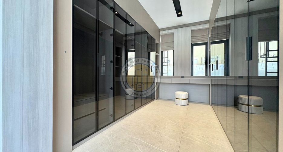 For sale 6 bedrooms villa in Pratumnak, Pattaya