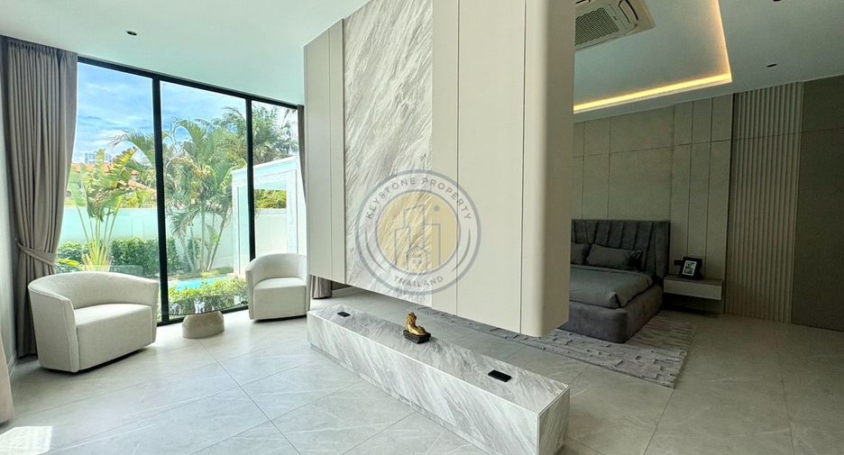 For sale 6 bedrooms villa in Pratumnak, Pattaya