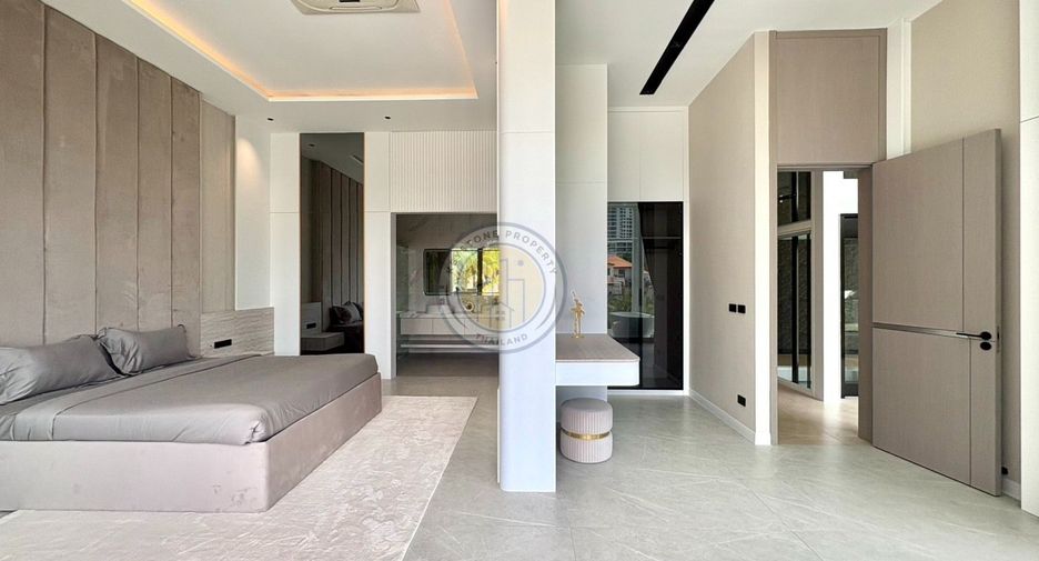 For sale 6 bedrooms villa in Pratumnak, Pattaya