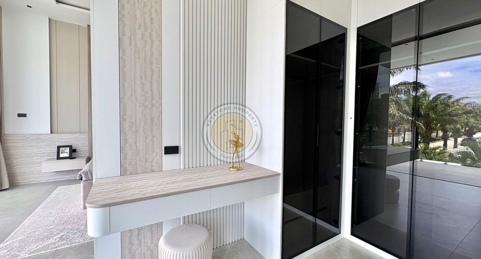 For sale 6 bedrooms villa in Pratumnak, Pattaya