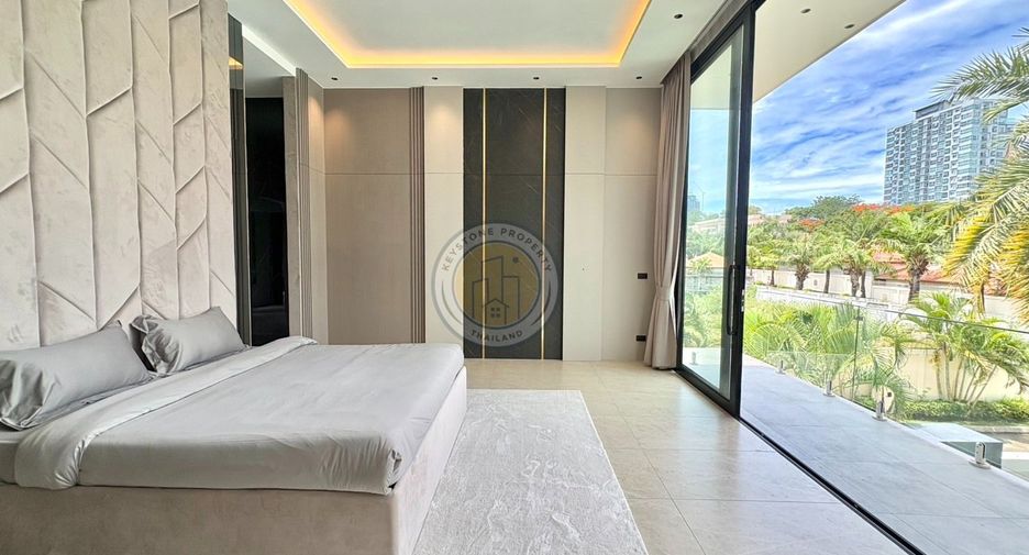 For sale 6 bedrooms villa in Pratumnak, Pattaya