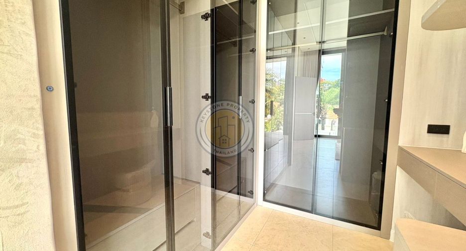 For sale 6 bedrooms villa in Pratumnak, Pattaya