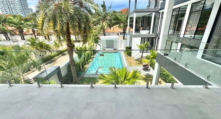 For sale 6 bedrooms villa in Pratumnak, Pattaya