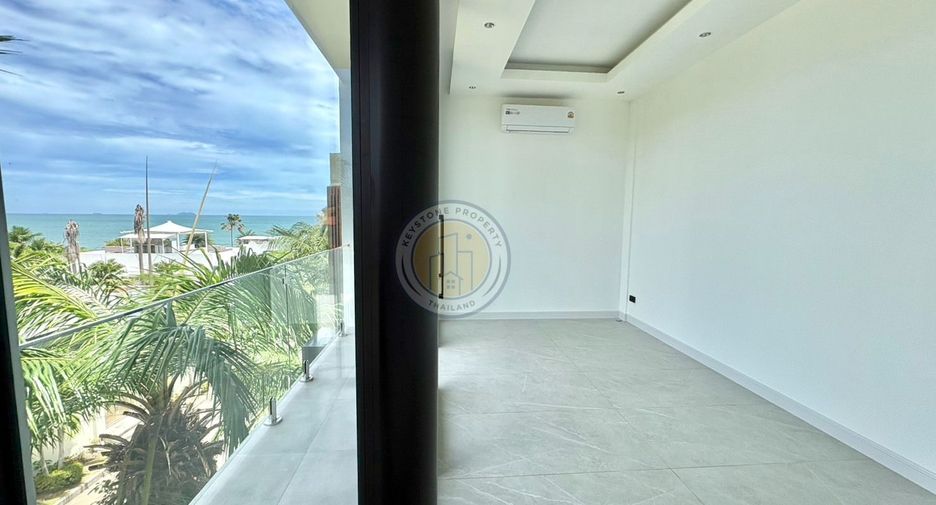 For sale 6 bedrooms villa in Pratumnak, Pattaya