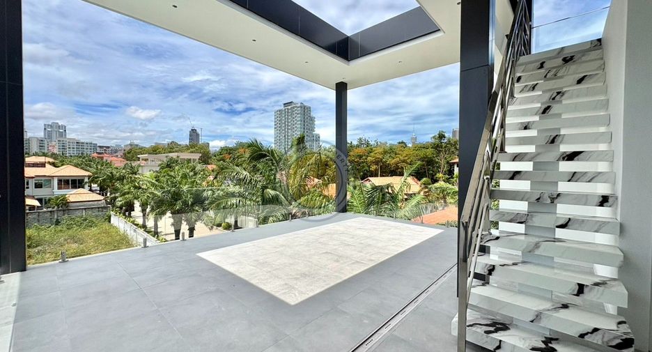 For sale 6 bedrooms villa in Pratumnak, Pattaya