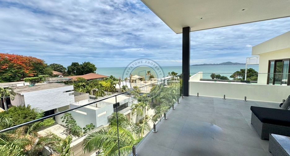 For sale 6 bedrooms villa in Pratumnak, Pattaya