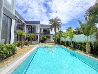 For sale 6 bedrooms villa in Bang Lamung, Chonburi