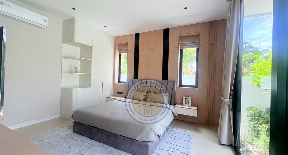 For sale 6 bedrooms villa in Pratumnak, Pattaya