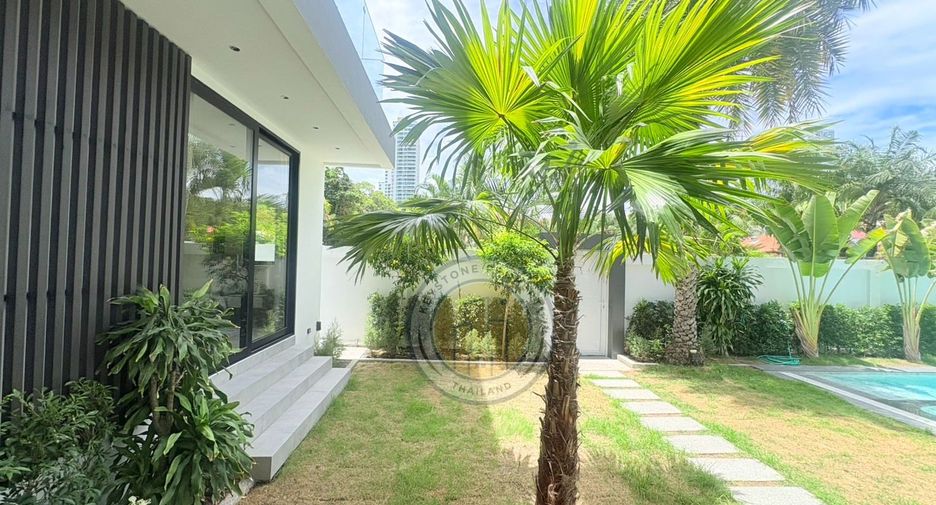 For sale 6 bedrooms villa in Pratumnak, Pattaya