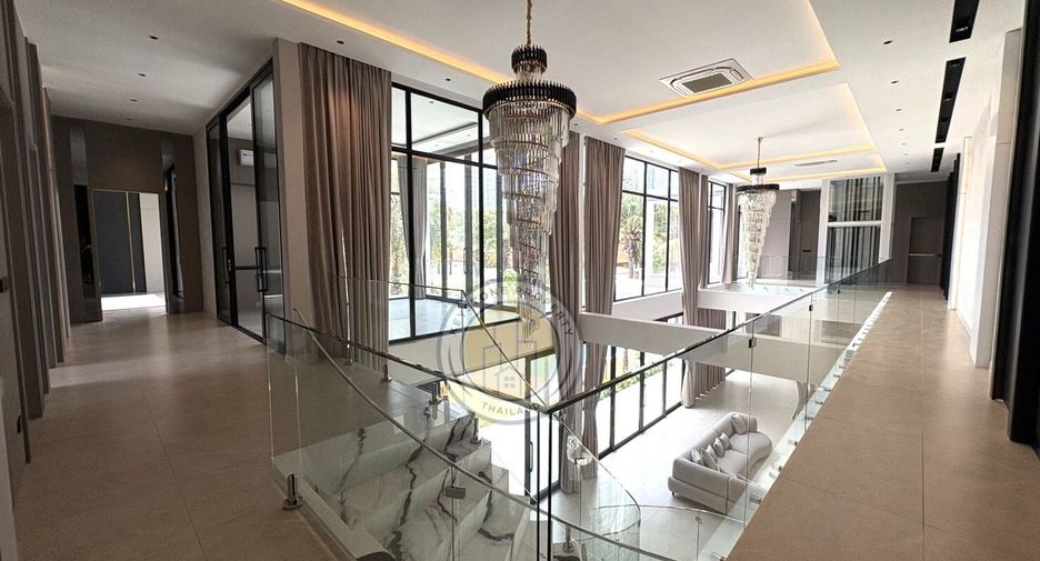For sale 6 bedrooms villa in Pratumnak, Pattaya