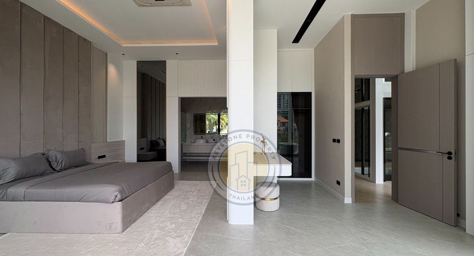For sale 6 bedrooms villa in Pratumnak, Pattaya