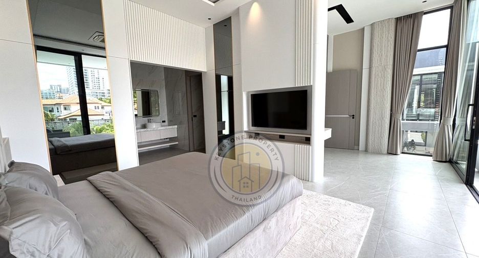 For sale 6 bedrooms villa in Pratumnak, Pattaya