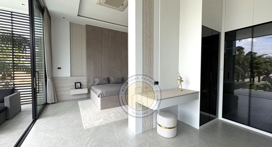 For sale 6 bedrooms villa in Pratumnak, Pattaya