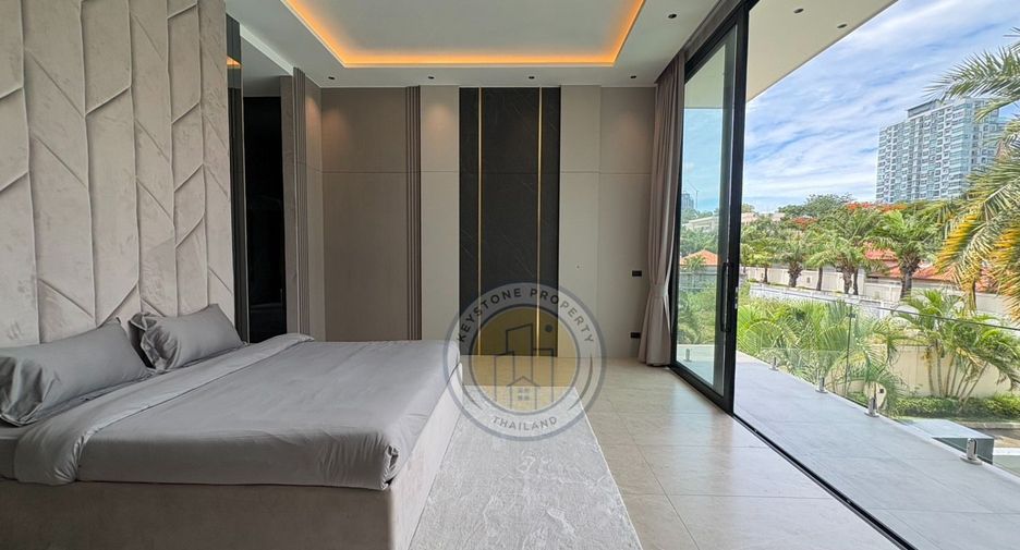 For sale 6 bedrooms villa in Pratumnak, Pattaya