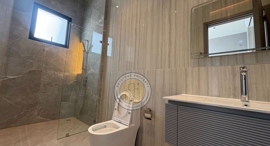 For sale 6 bedrooms villa in Pratumnak, Pattaya
