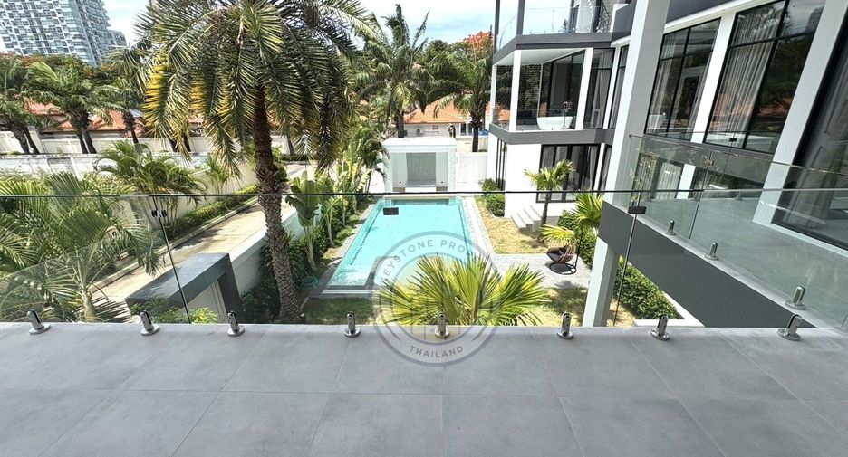 For sale 6 bedrooms villa in Pratumnak, Pattaya