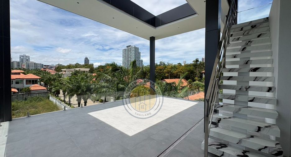 For sale 6 bedrooms villa in Pratumnak, Pattaya