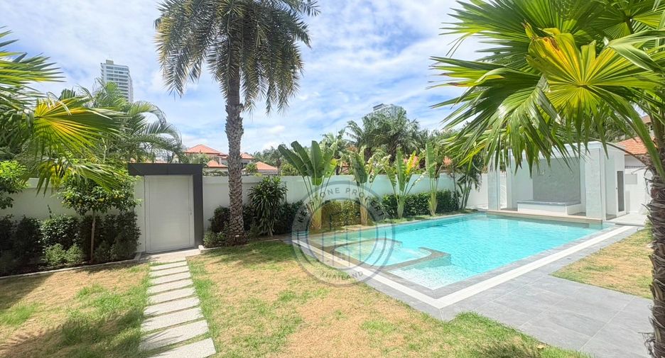 For sale 6 bedrooms villa in Pratumnak, Pattaya