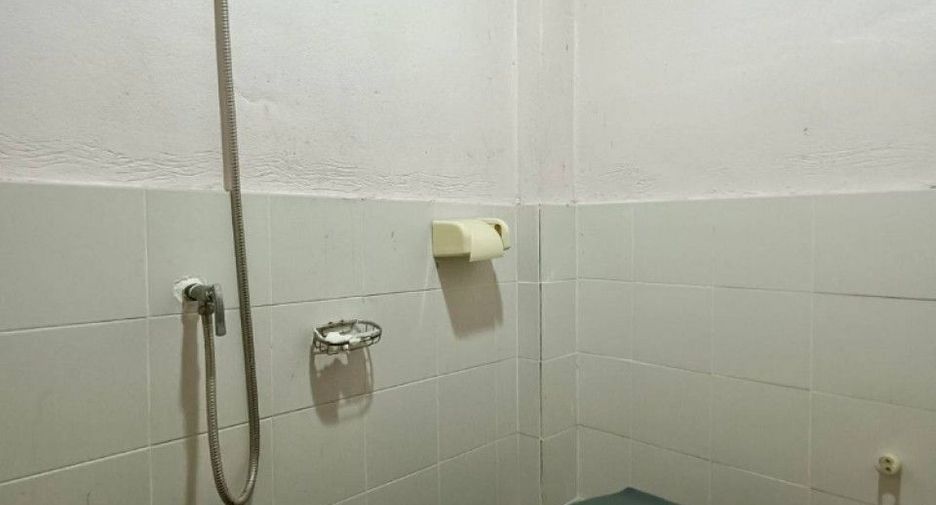 Casa adosada en venta de 2 habitaciones en Wat Phleng, Ratchaburi