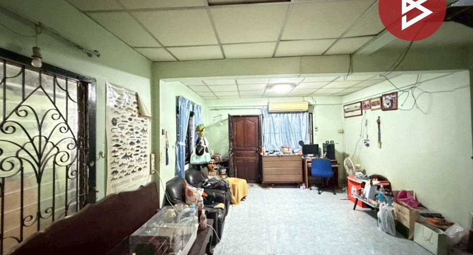For sale 3 bedrooms townhouse in Sai Mai, Bangkok