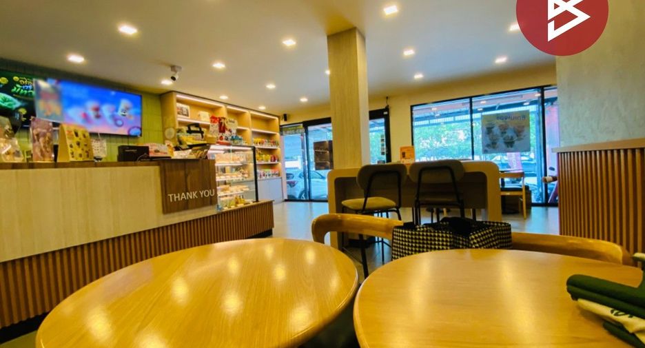 For sale 6 bedrooms retail Space in Mueang Samut Prakan, Samut Prakan