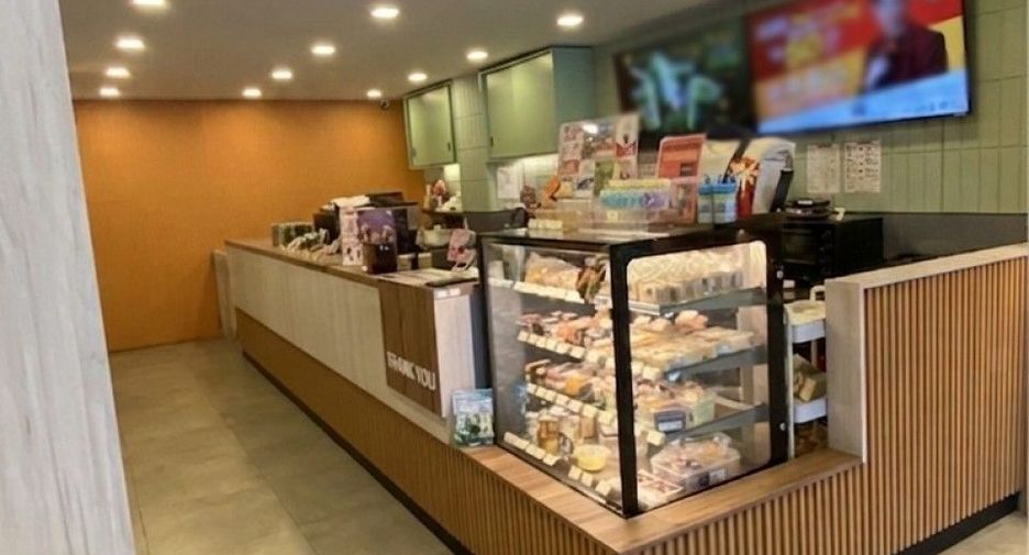 For sale 6 bedrooms retail Space in Mueang Samut Prakan, Samut Prakan