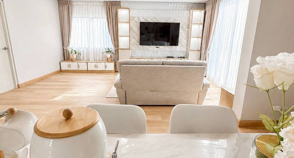 For rent 4 bedrooms house in Bang Phli, Samut Prakan