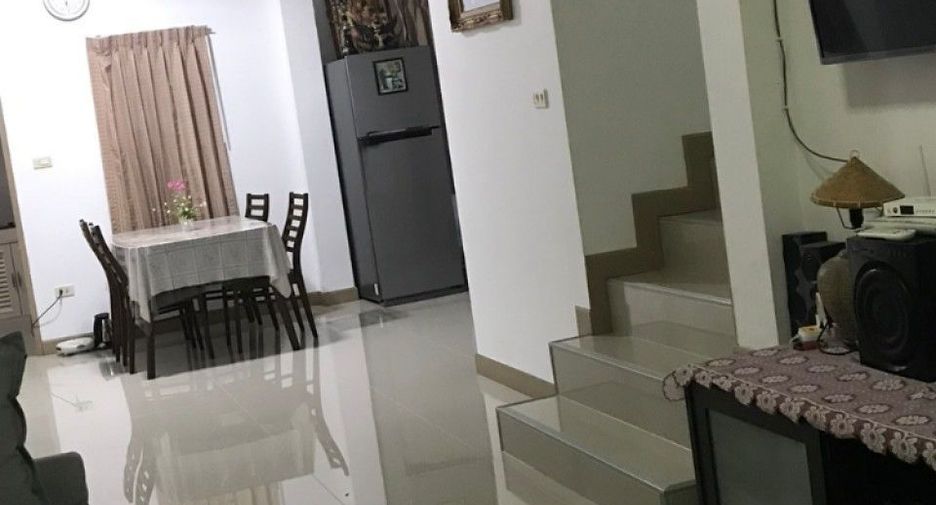 For sale 3 bedrooms townhouse in Bang Saray, Pattaya