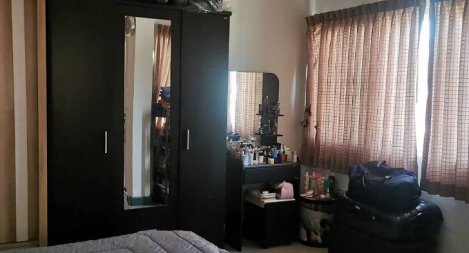 For sale 3 bedrooms townhouse in Bang Saray, Pattaya