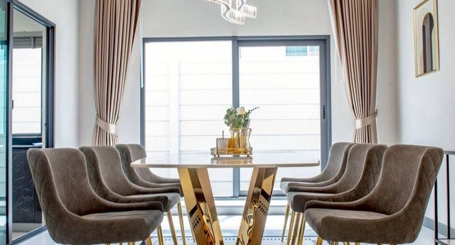 Casa en alquiler de 4 habitaciones en Bang Phli, Samut Prakan