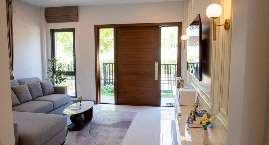 Casa en alquiler de 4 habitaciones en Bang Phli, Samut Prakan