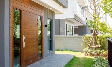 Casa en alquiler de 4 habitaciones en Bang Phli, Samut Prakan