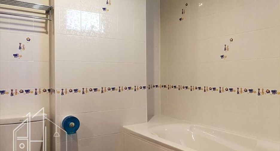 For rent 3 bedrooms apartment in Watthana, Bangkok