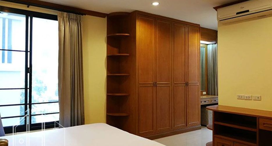 For rent 3 bedrooms apartment in Watthana, Bangkok