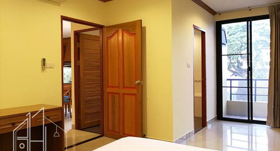 For rent 3 bedrooms apartment in Watthana, Bangkok