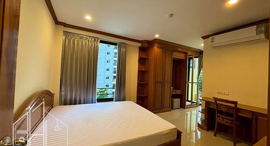 For rent 3 bedrooms condo in Watthana, Bangkok