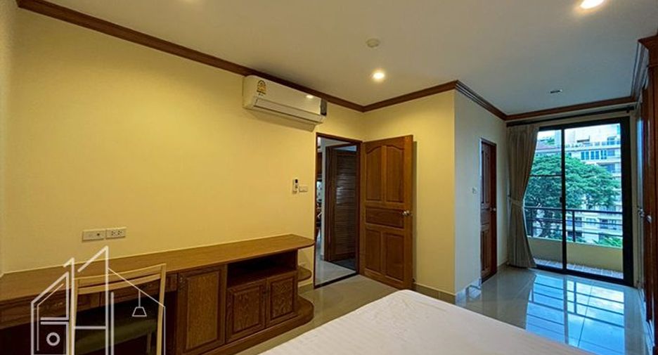 For rent 3 bedrooms condo in Watthana, Bangkok