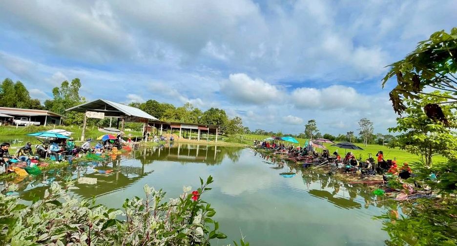 Terreno en venta en Khwao Sinarin, Surin